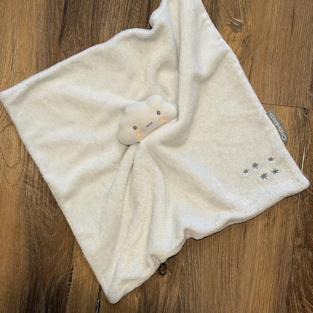 Crate & Kids Cloud Lovey Blanket - Soft Whiteish gray - Picture 5 of 6
